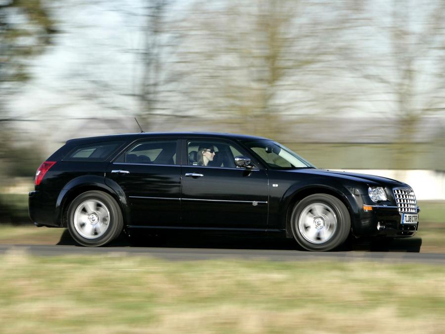  Chrysler 300C Touring 2006 года  (UK) (фото 23 из 30)
